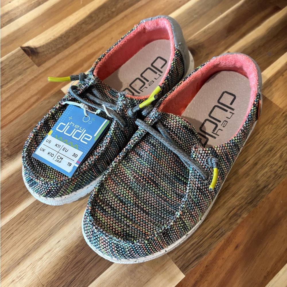 Hey Dude Girl’s Wendy shoe (Peacock Pink) Size 11